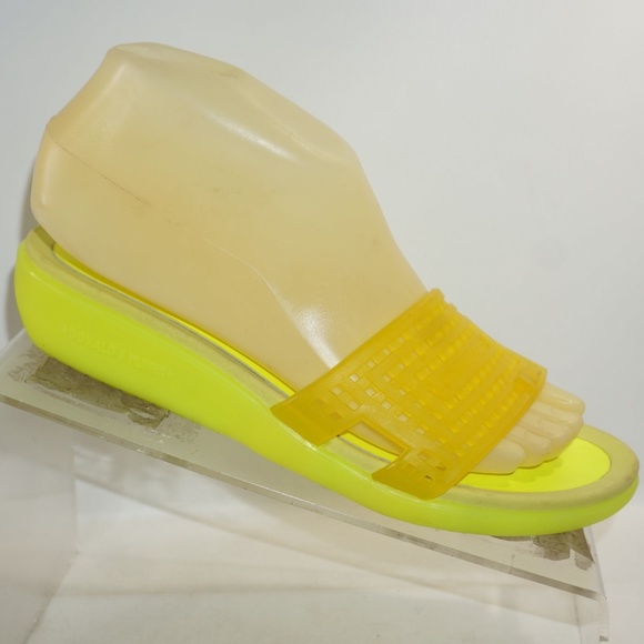 Donald J Pliner Shoes - Donald J Pliner Sz 7 Yellow Mule Sandals B3B13